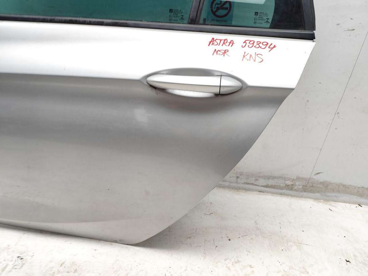 Opel Astra doors
