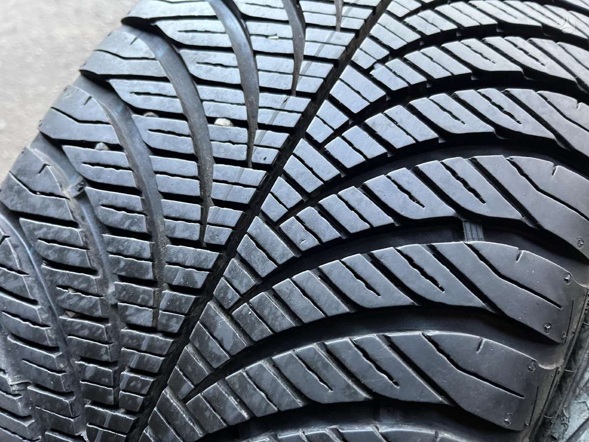 Goodyear Vector4Seasons, всесезонные 235/50 R18