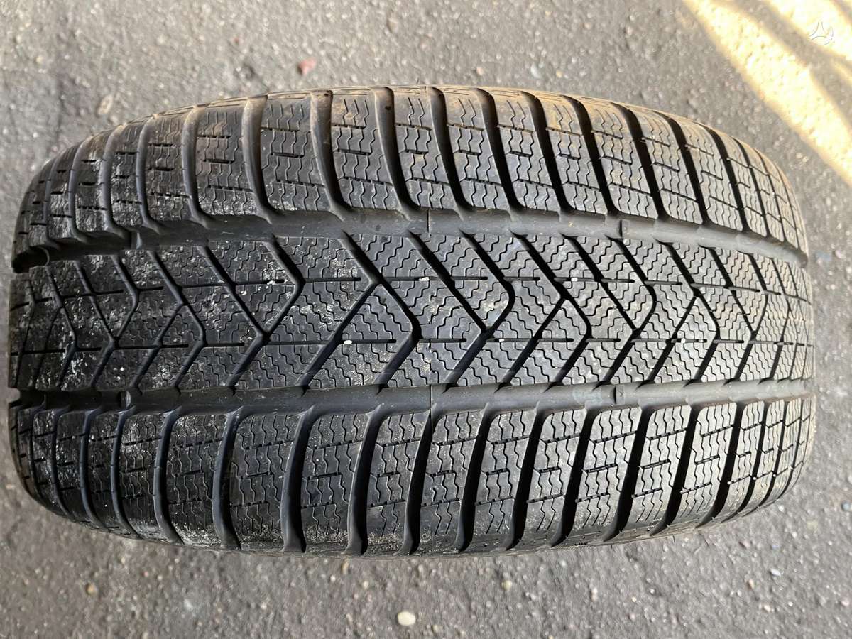 Pirelli SOTTOZERO 3, winter 245/40 R18