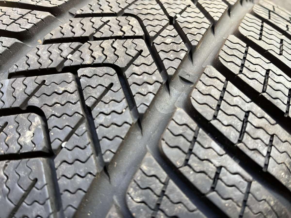 Pirelli SOTTOZERO 3, winter 245/40 R18