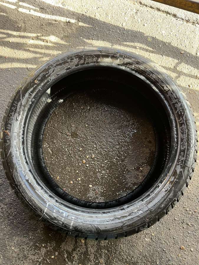 Goodyear UltraGrip Performance +, žieminės 265/40 R21