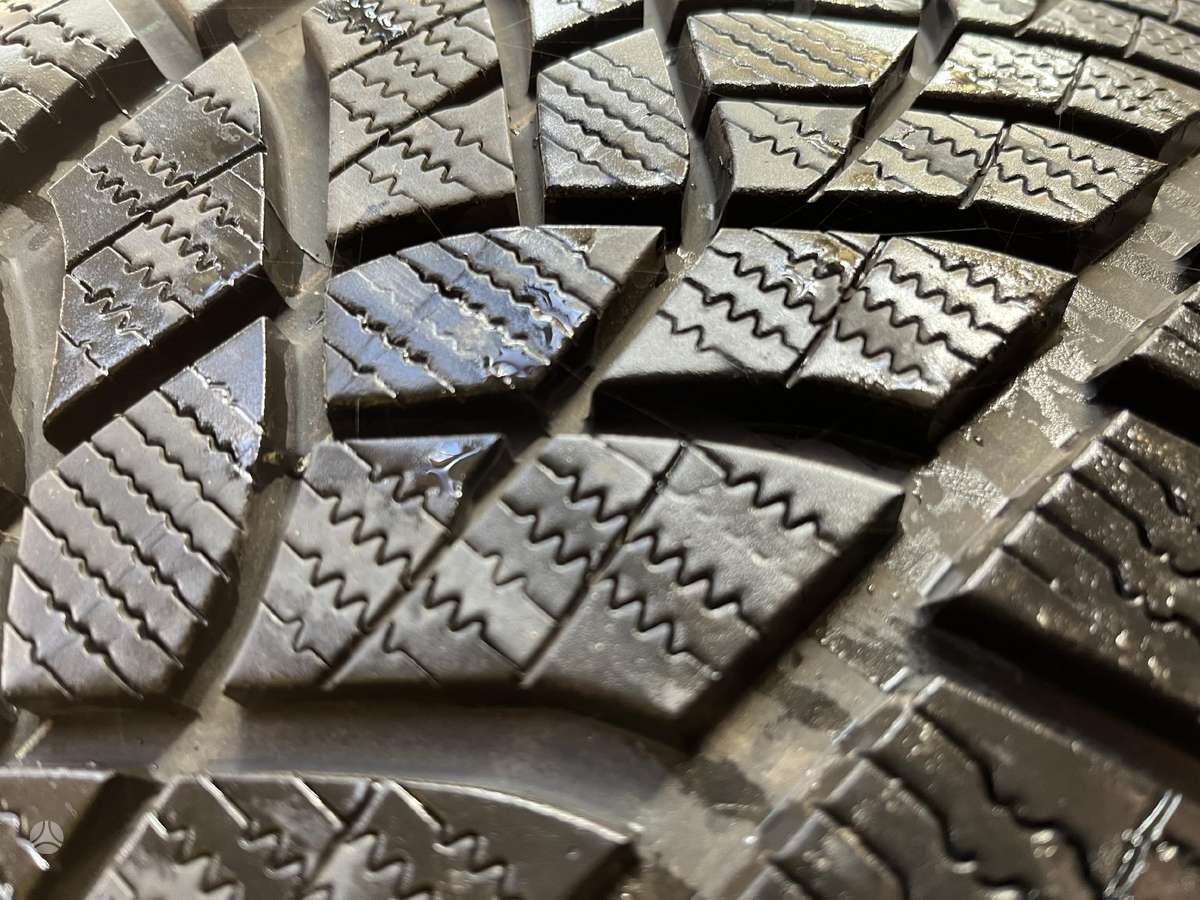 Goodyear UltraGrip Performance +, žieminės 265/40 R21