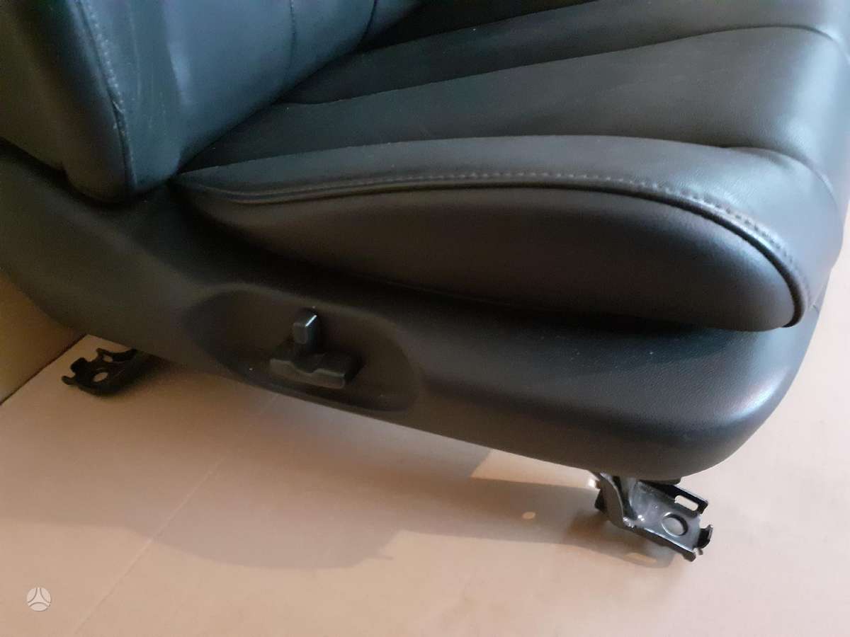 Mazda CX-7 body parts