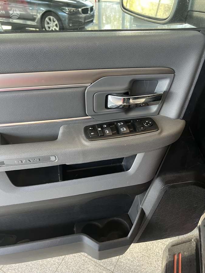 Dodge Ram, 5.7 l., off-road / crossover