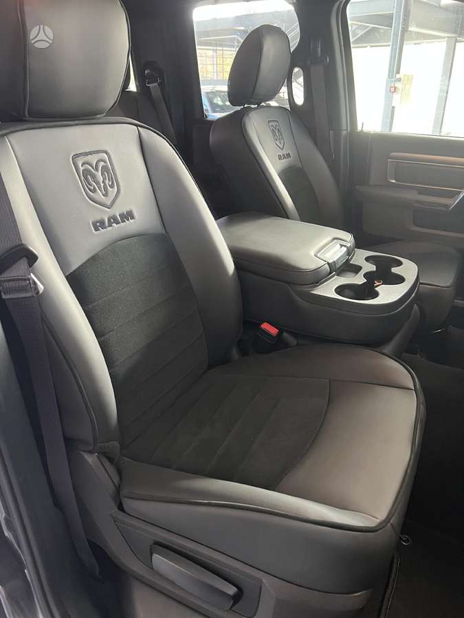 Dodge Ram, 5.7 l., off-road / crossover