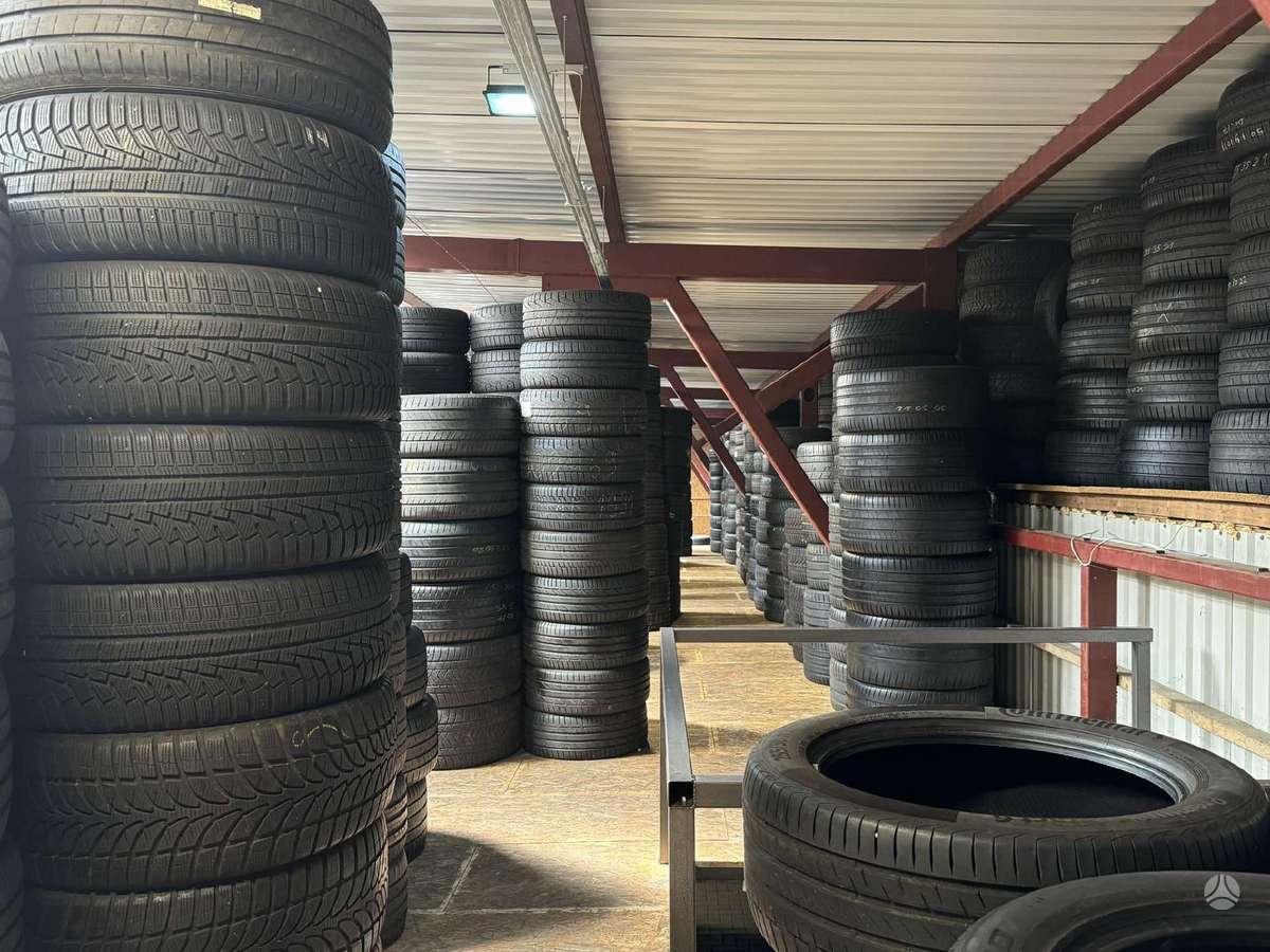 Goodyear UG PERFORMANCE, winter 285/40 R20