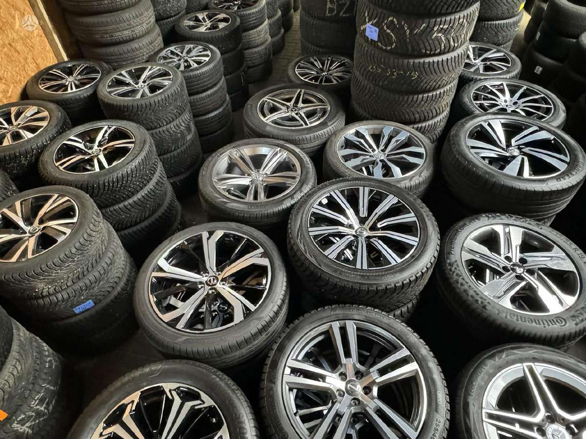Goodyear UG PERFORMANCE, winter 285/40 R20
