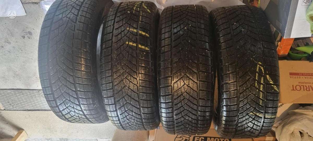 Volvo, lengvojo lydinio, R17