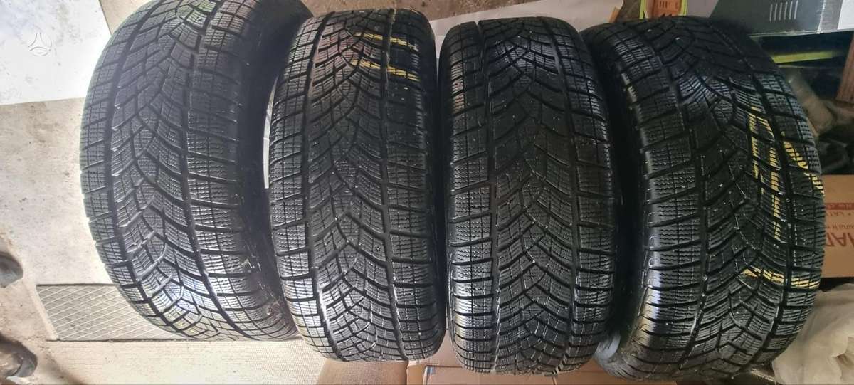 Volvo, lengvojo lydinio, R17