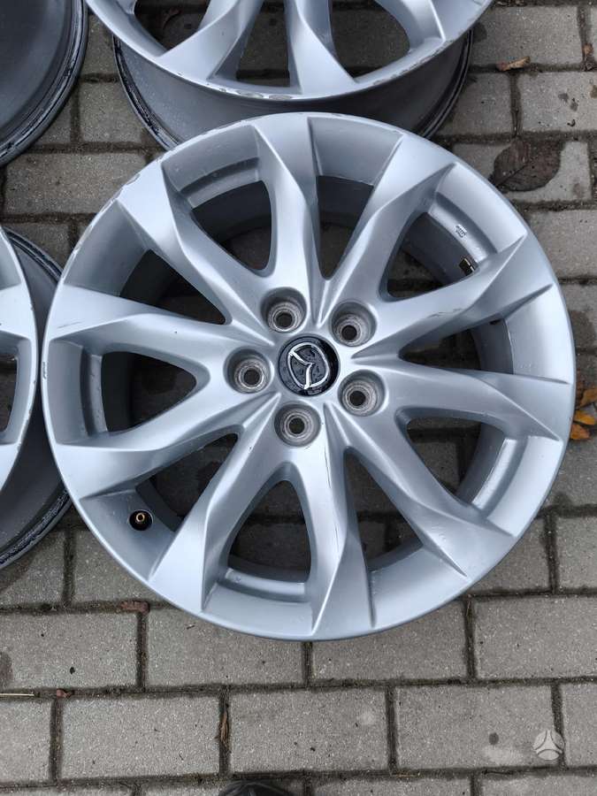 Mazda, lengvojo lydinio, R18