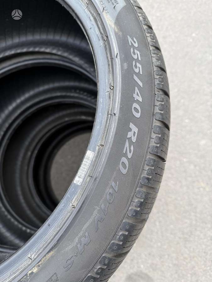 Pirelli Sottozero, winter 255/40 R20