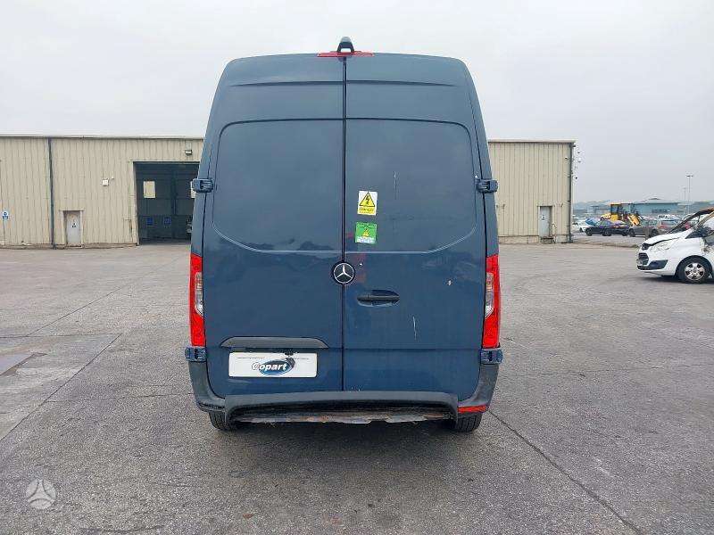 Mercedes-Benz Sprinter, preču