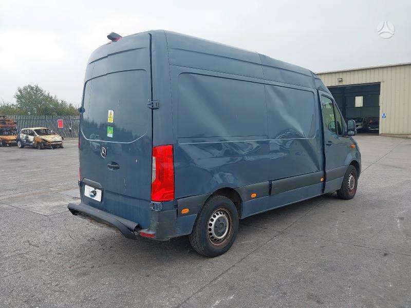 Mercedes-Benz Sprinter, preču