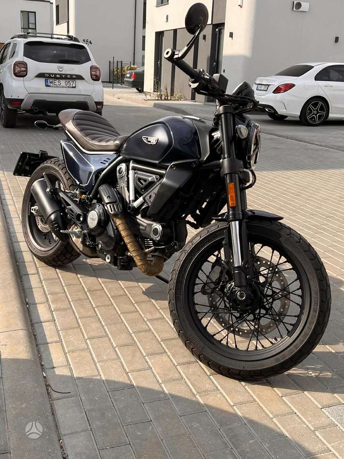 Ducati Scrambler 800cc, street / classic