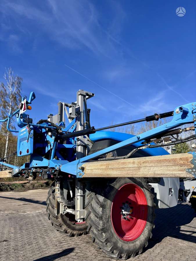 Lemken Vega 12, sprayers