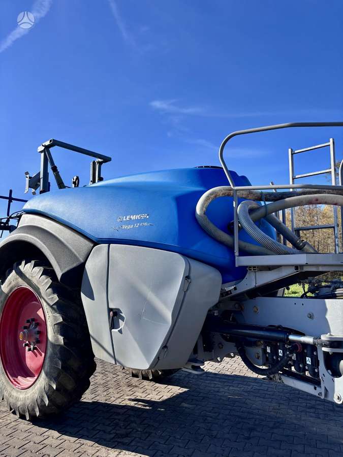 Lemken Vega 12, sprayers
