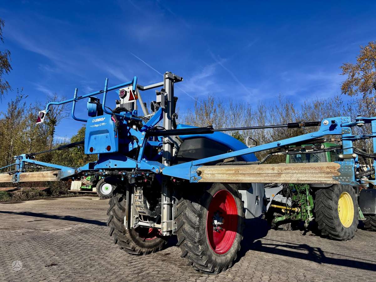 Lemken Vega 12, sprayers