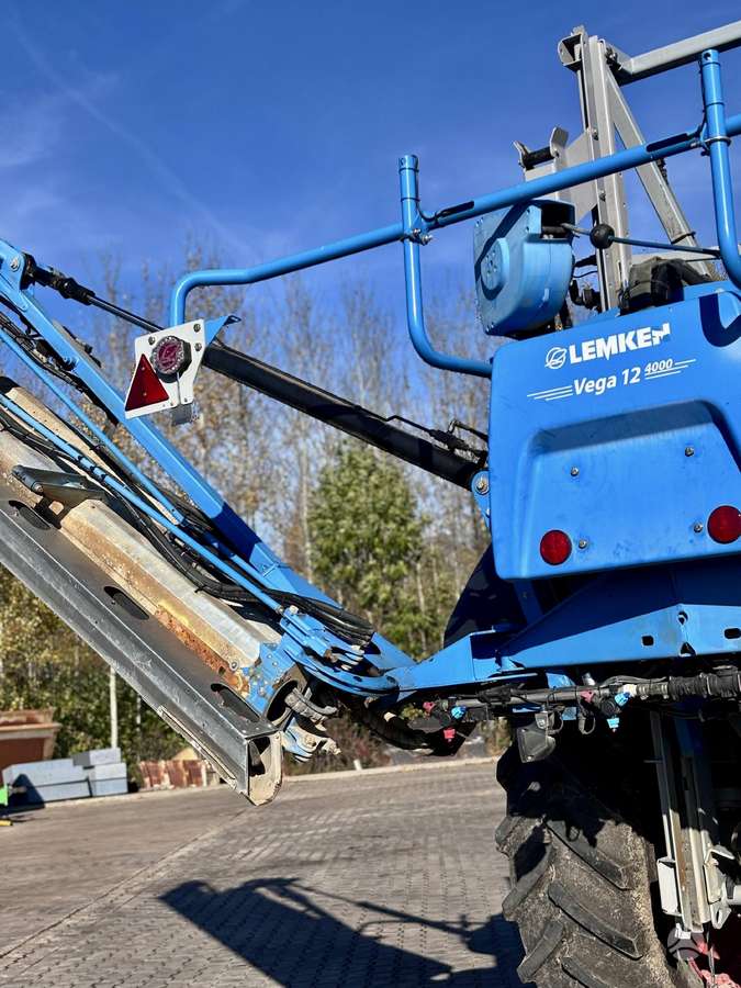 Lemken Vega 12, разбрызгиватели