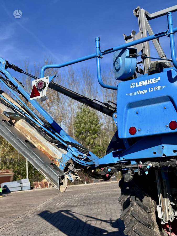 Lemken Vega 12, sprayers