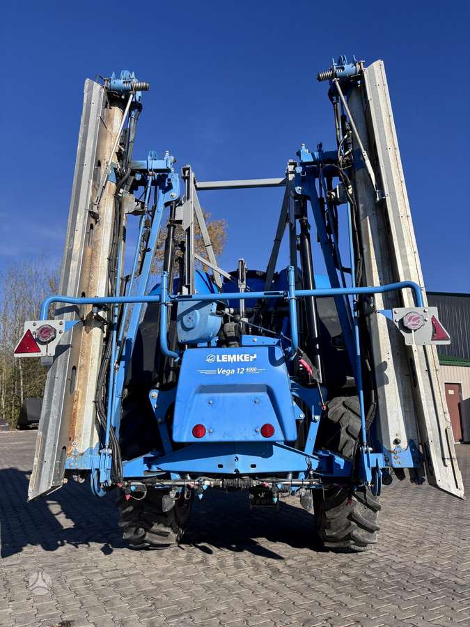 Lemken Vega 12, sprayers