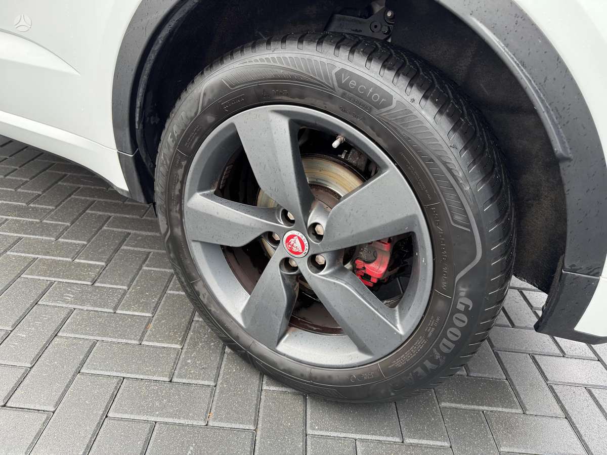 Jaguar E-Pace, 2.0 l., Внедорожник / Кроссовер