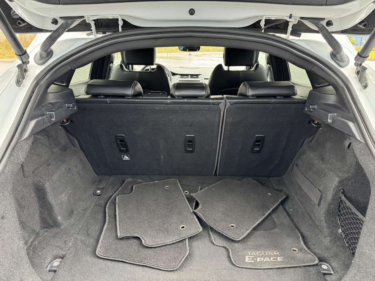 Jaguar E-Pace, 2.0 l., off-road / crossover