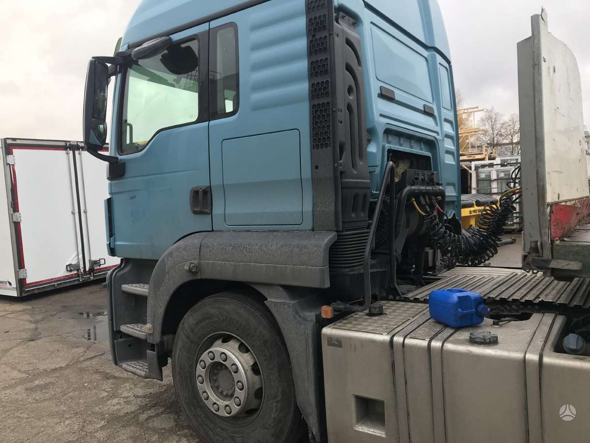 MAN TGS 24.460 dalimis, тягачи