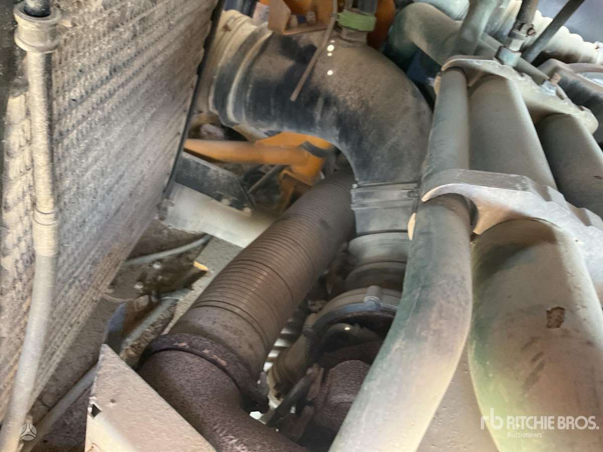 Volvo A30D, pašizgāzēji