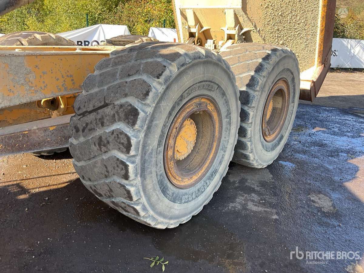 Volvo A30D, pašizgāzēji