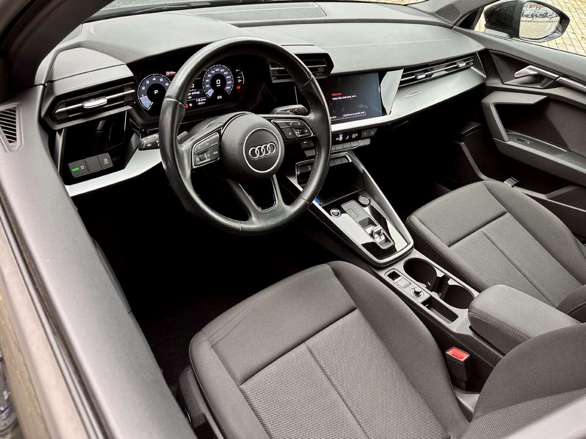 Audi A3, 1.5 l., hatchback