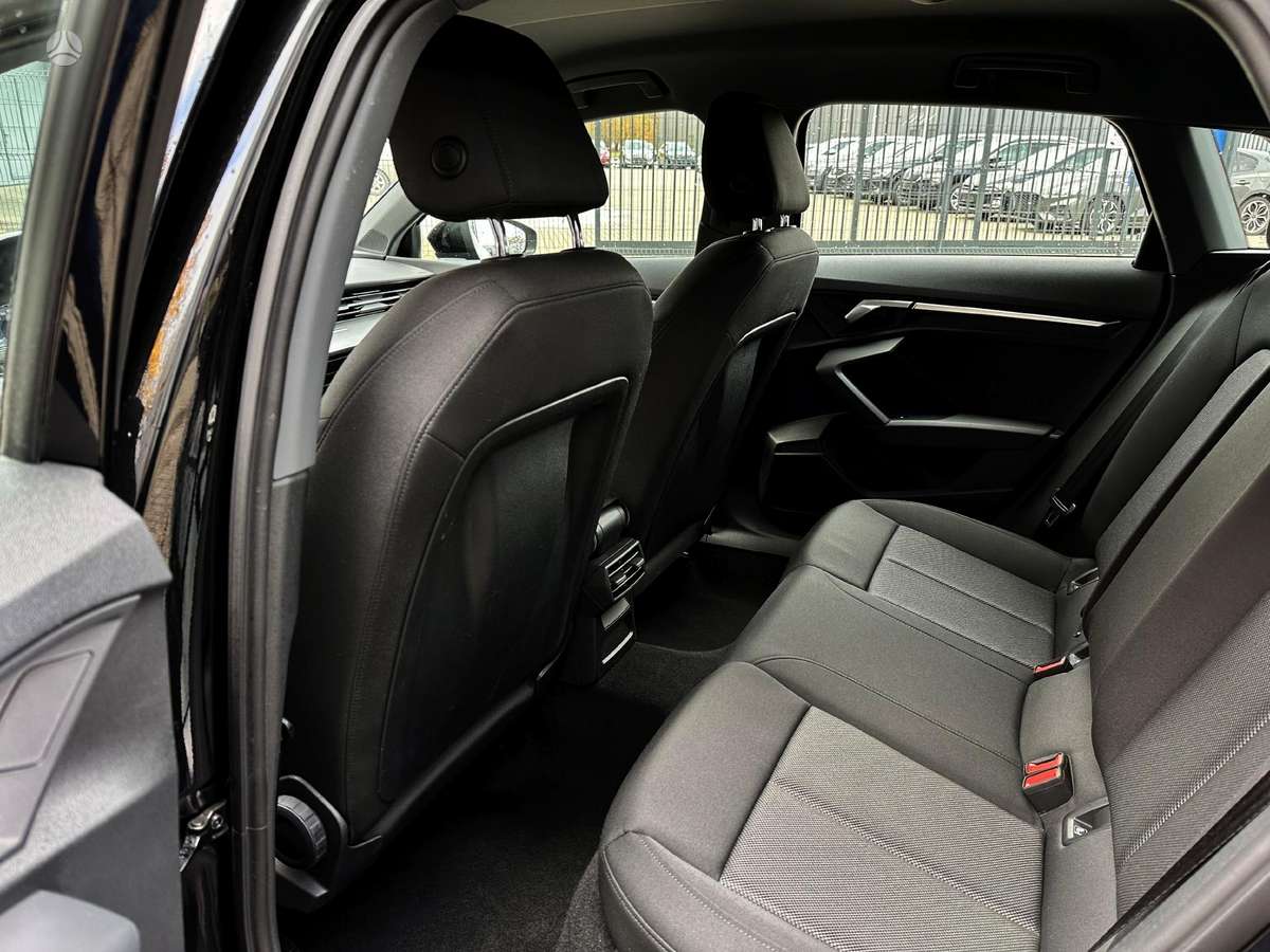 Audi A3, 1.5 l., hatchback