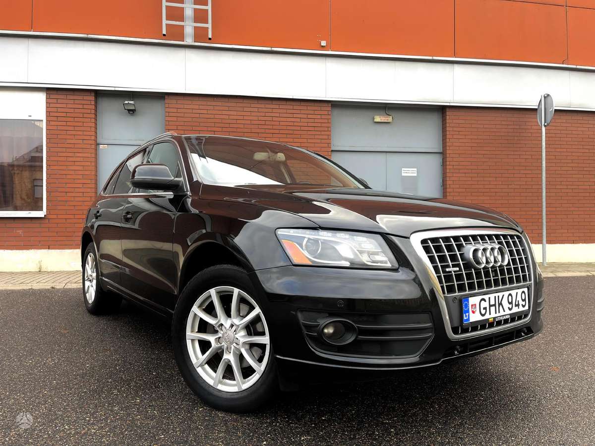 Audi Q5, 3.2 l., off-road / crossover