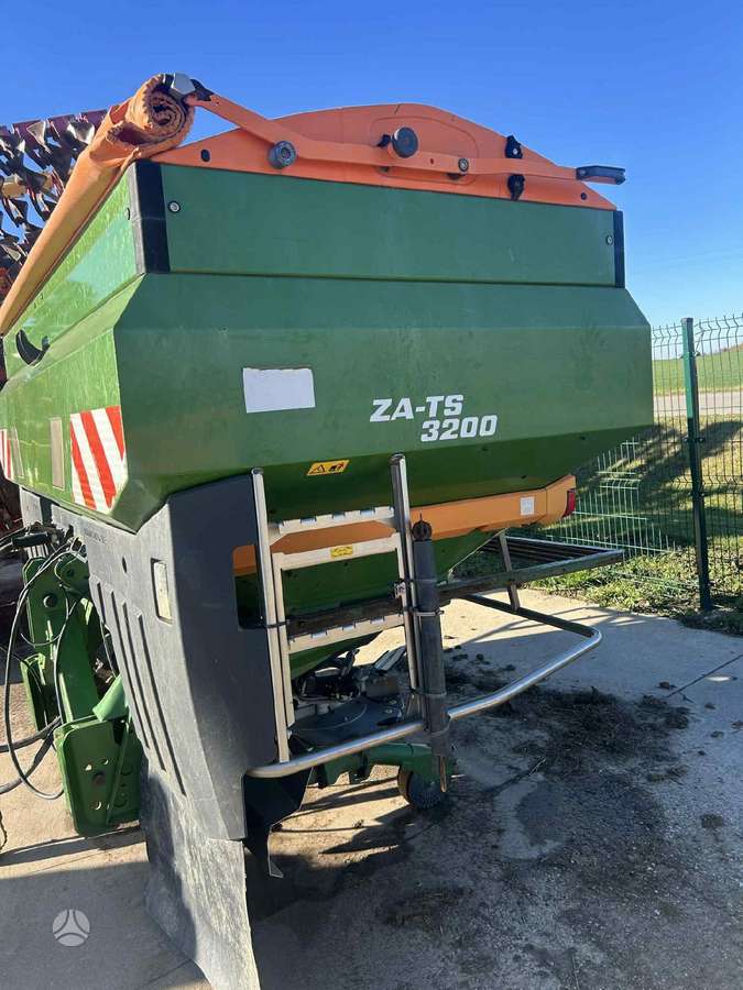 Amazone ZA-TS Profis Hydro, spreaders