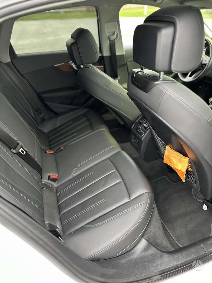 Audi A4, 2.0 l., Седан