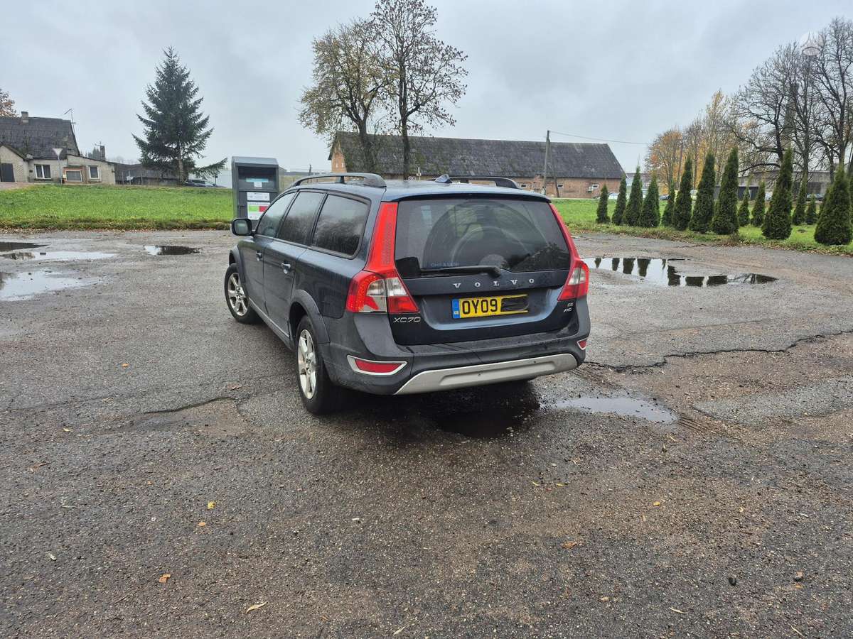 Volvo XC70 for parts