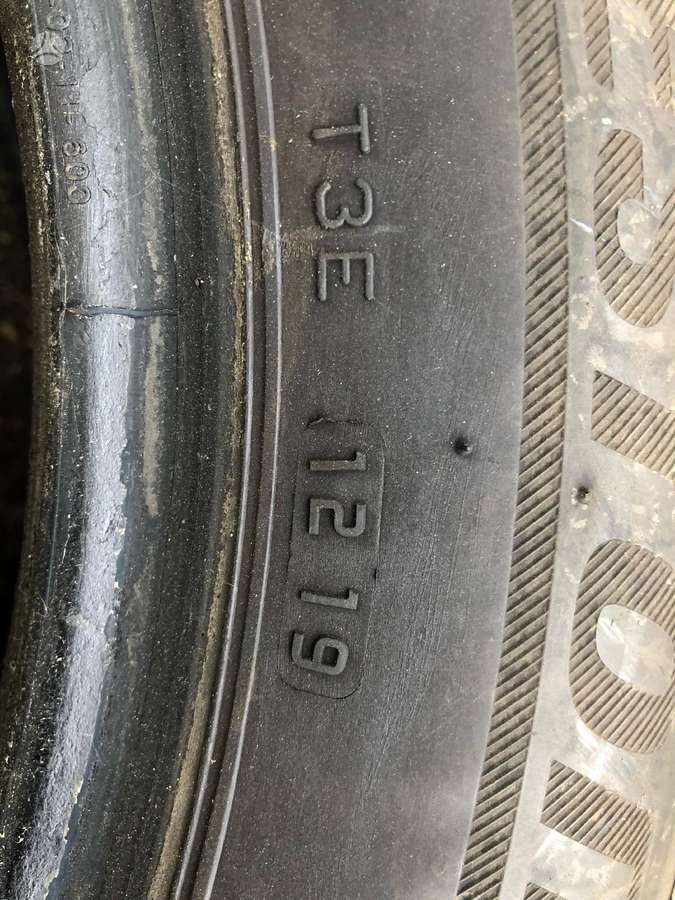Bridgestone Blizzak LM001, winter 215/55 R17