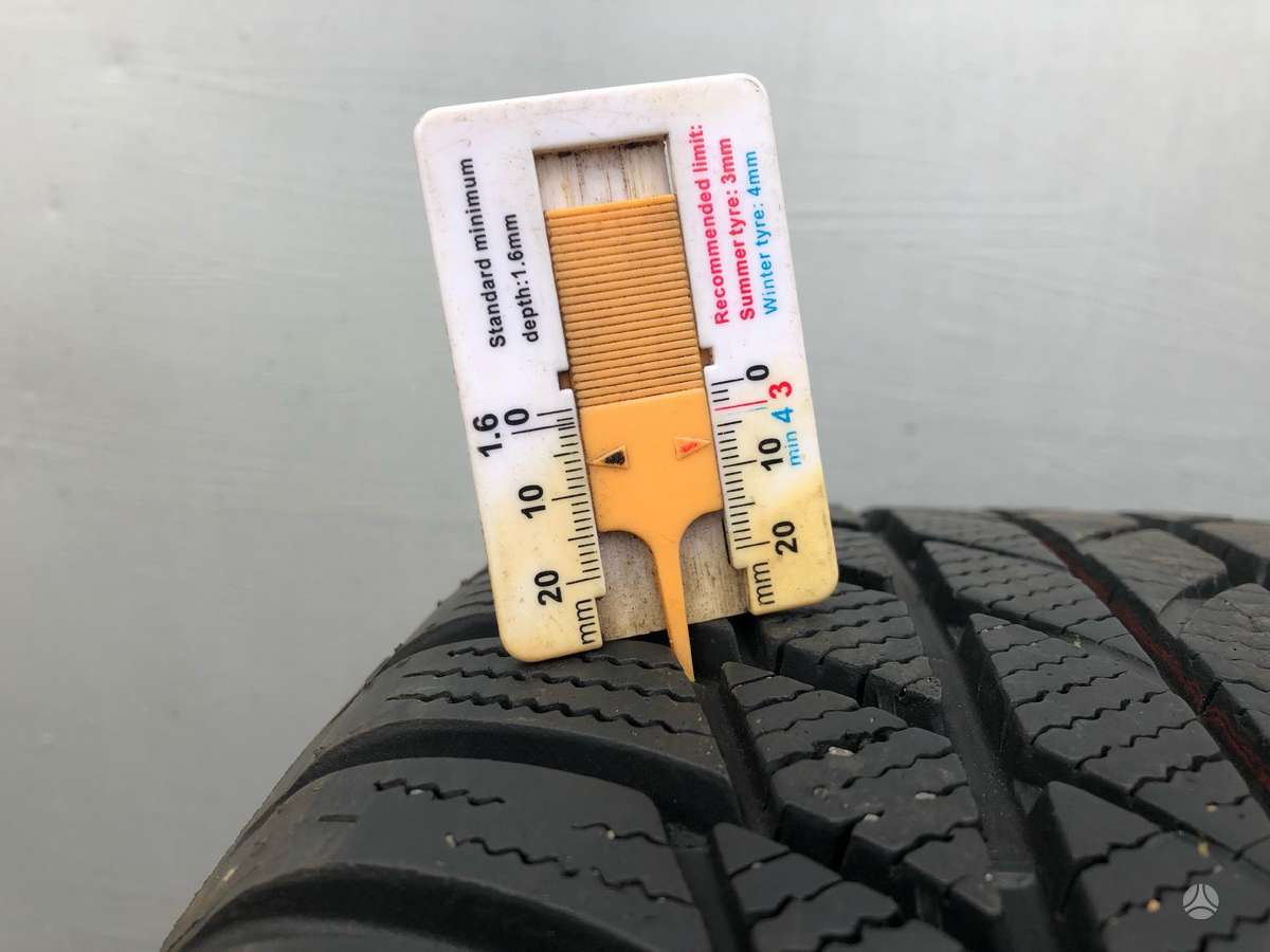 Bridgestone Blizzak LM001, winter 215/55 R17