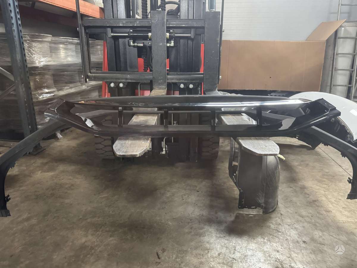 Porsche Cayenne bumpers, lights, front grill