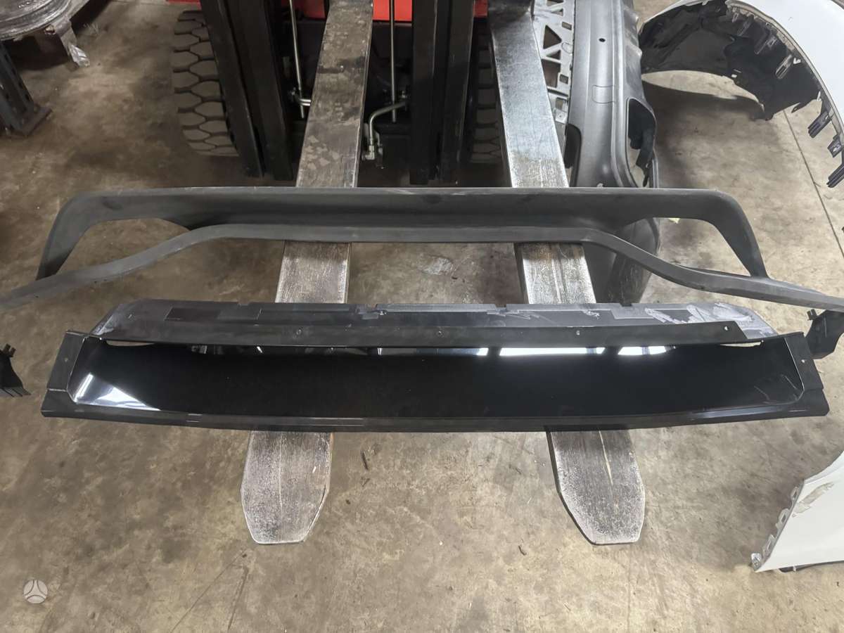Porsche Cayenne bumpers, lights, front grill