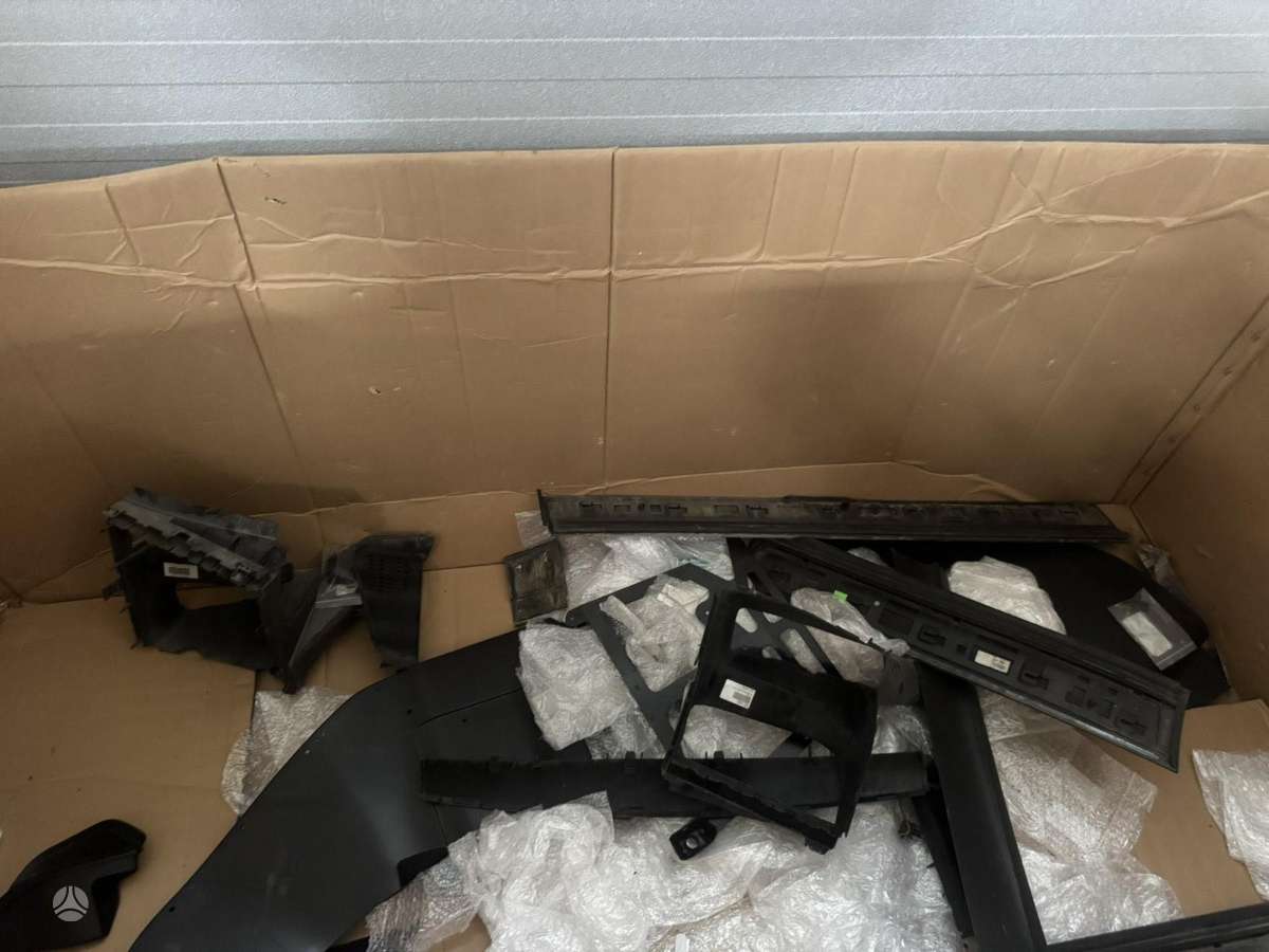 Porsche Cayenne bumpers, lights, front grill