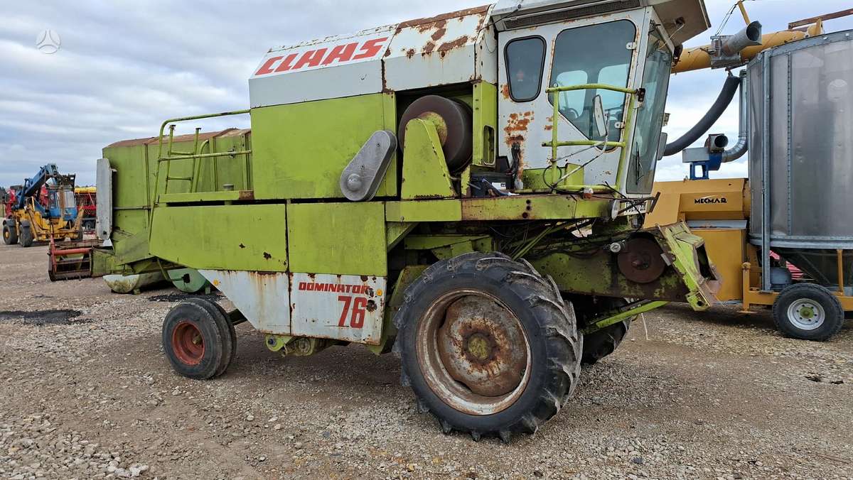 Claas Dominator 76