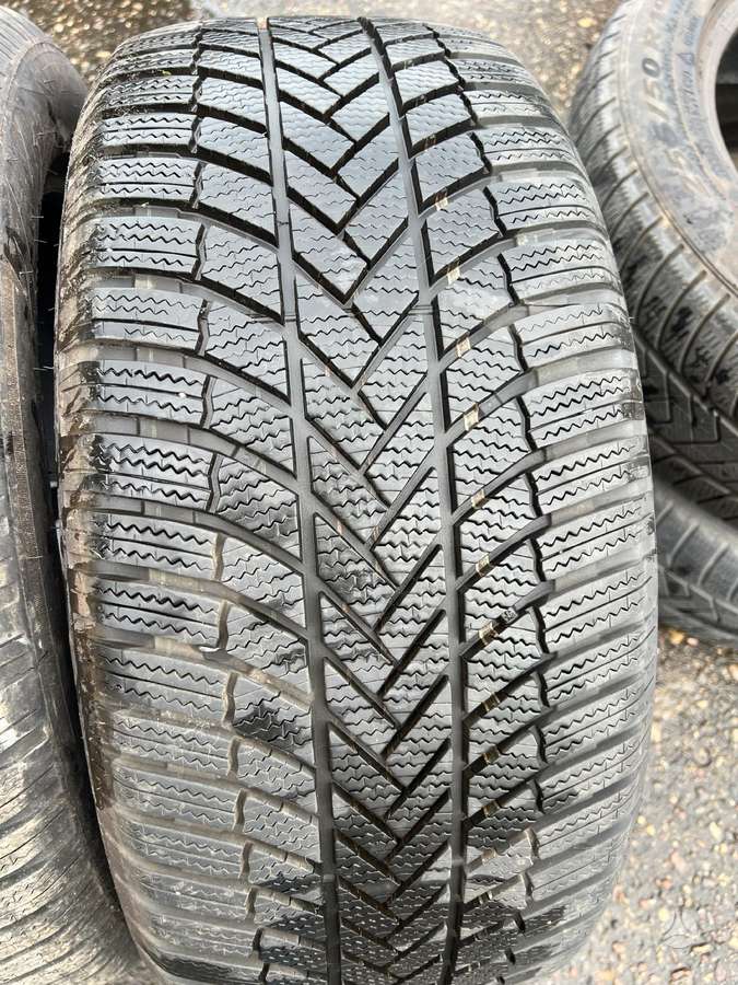 Bridgestone Blizzak LM005, winter 255/50 R19