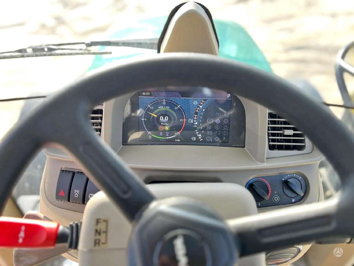 LOVOL P4110, traktoriai