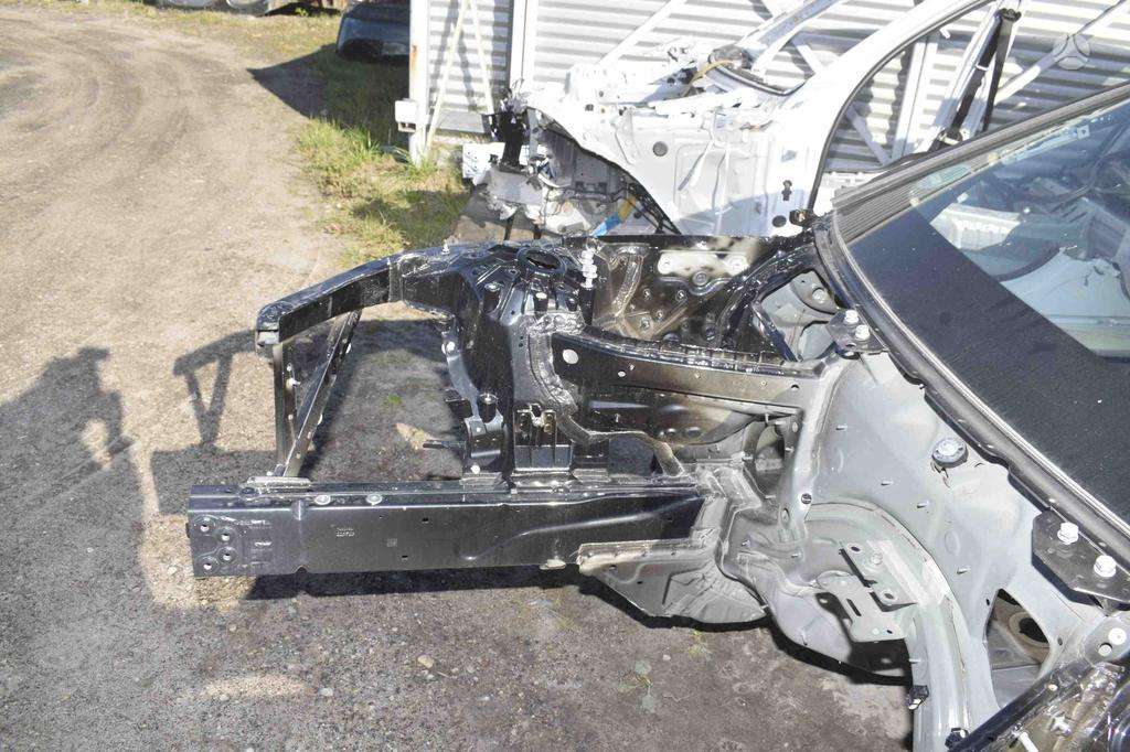 BMW i4 frame rails (fornt, rear)