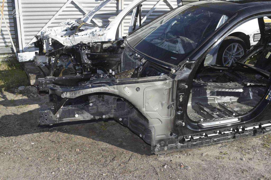 BMW i4 frame rails (fornt, rear)