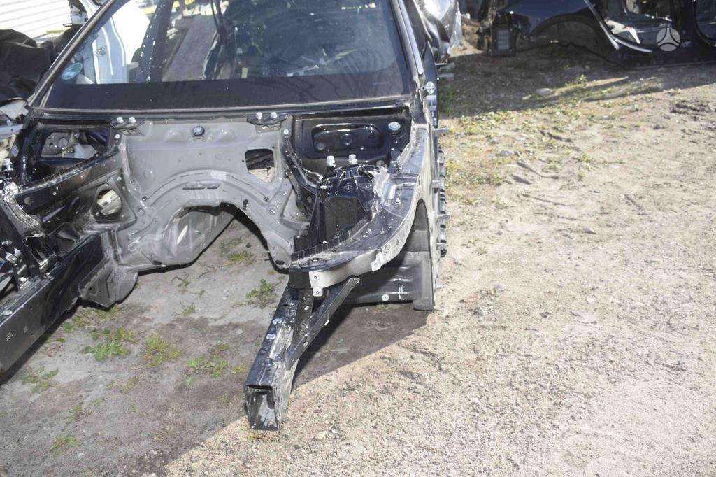 BMW i4 frame rails (fornt, rear)