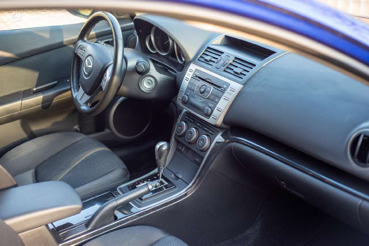 Mazda 6, 2.0 l., Седан
