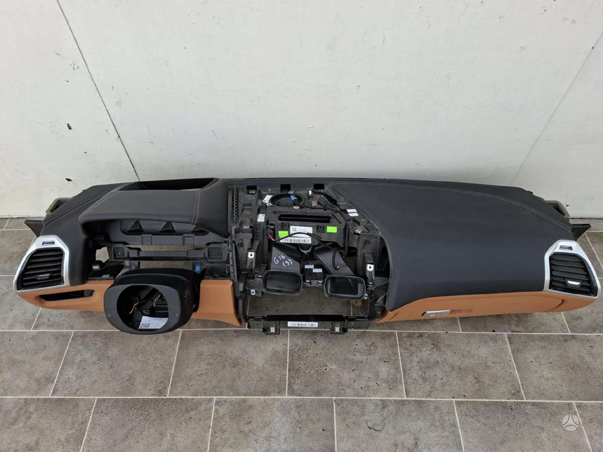 BMW 8 serija interior parts