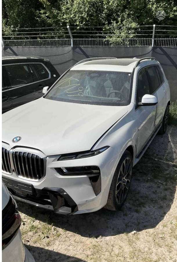 BMW X7 body parts