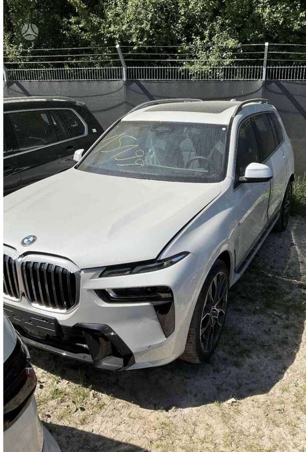 BMW X7 kėbulo dalys